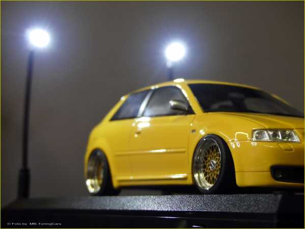 1:18 LED ACRYL Model Car Vitriene / Schwarz